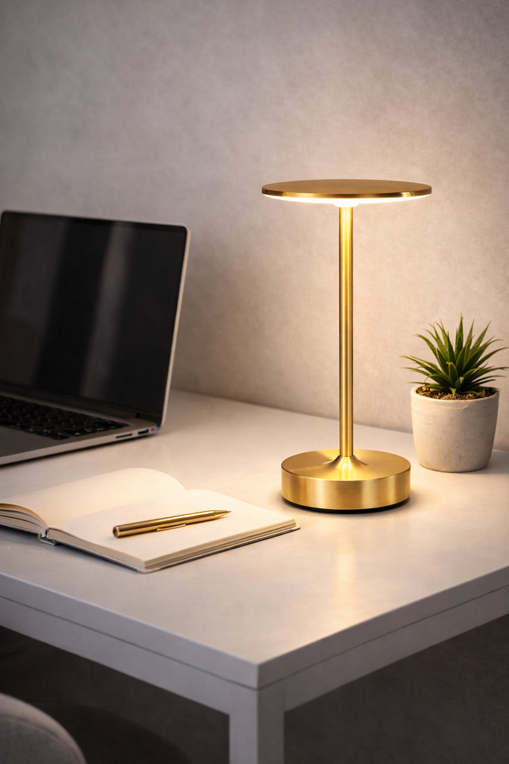 Lampe Signature "Lumière Infinie" – Aluminium Brossé & Contrôle Tactile